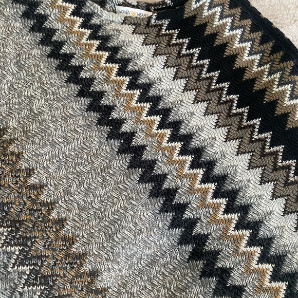 Woven heart S/M poncho - Picture 5 of 5